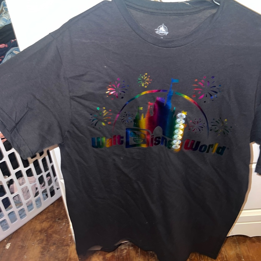 DISNEY T SHIRT